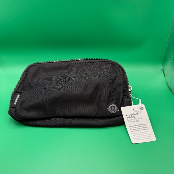 lululemon athletica Handbags - Lululemon Everywhere Beltbag 1L